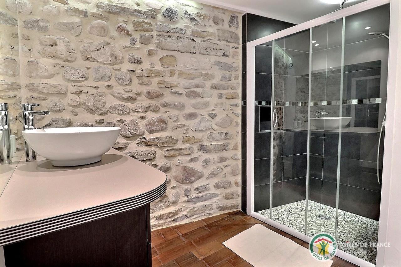 L'Envol Des Papillons Villa Grospierres Ngoại thất bức ảnh