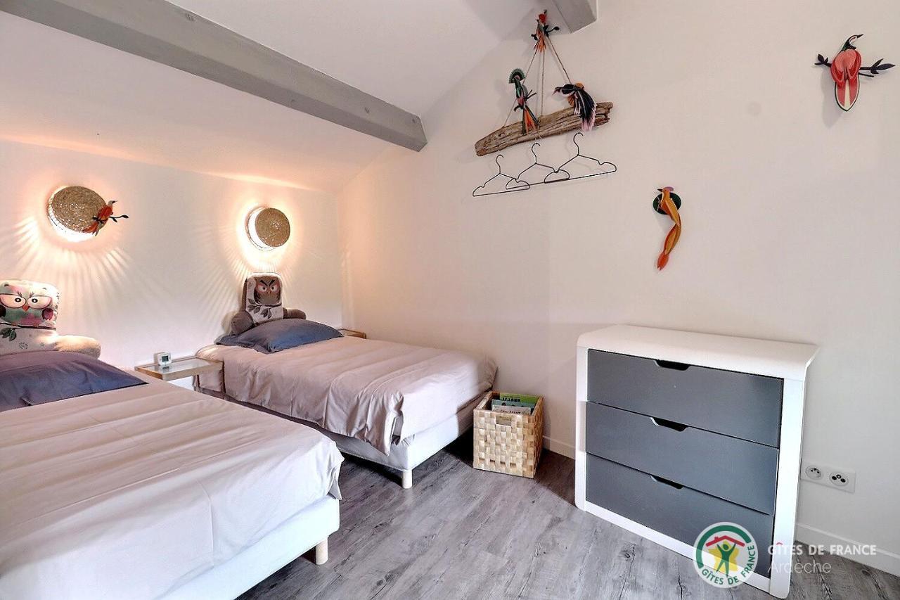 L'Envol Des Papillons Villa Grospierres Ngoại thất bức ảnh
